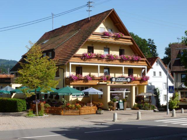 Hotel-Restaurant Gasthof Zum Schutzen 拜尔斯布龙 外观 照片